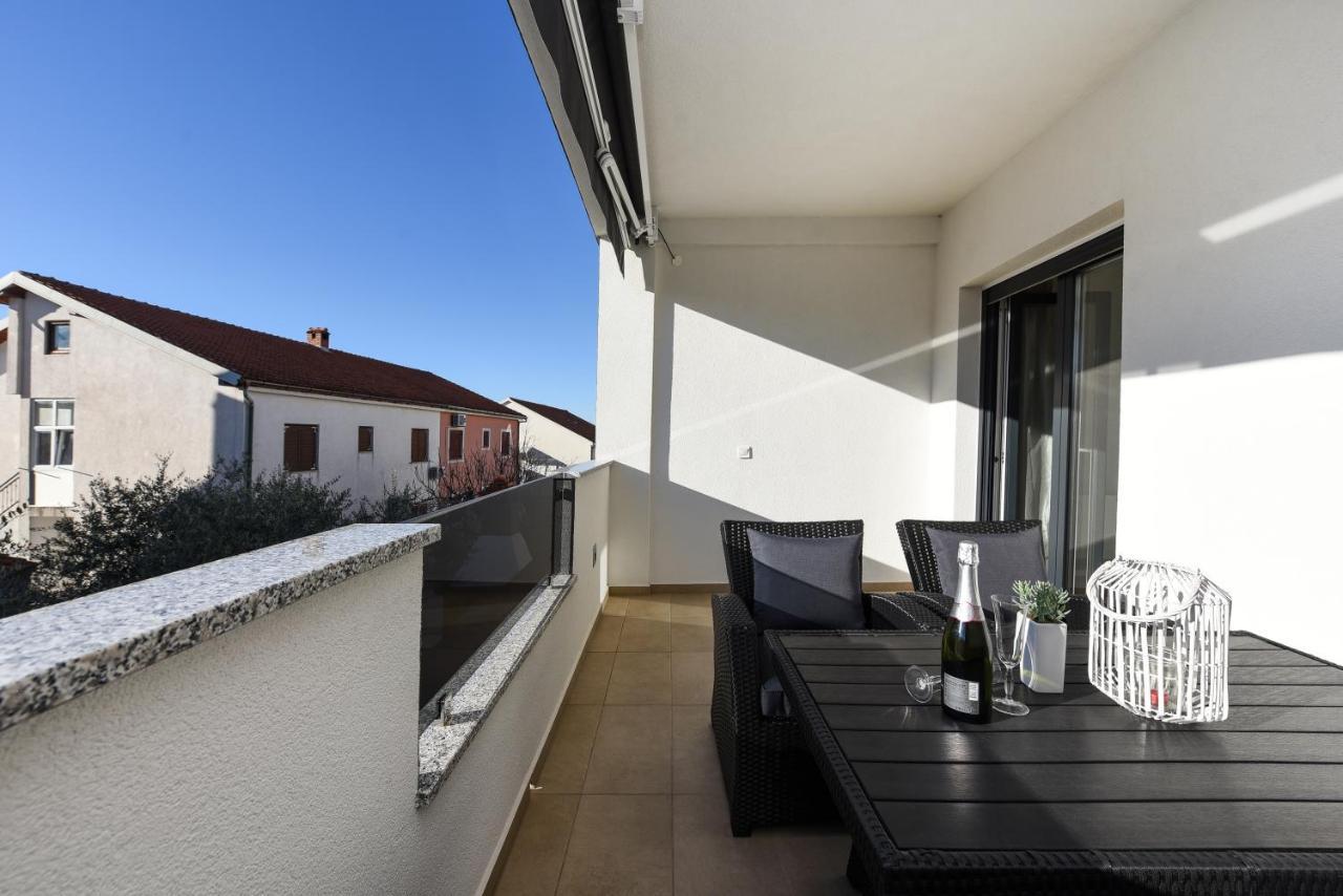 Apartament Lecija