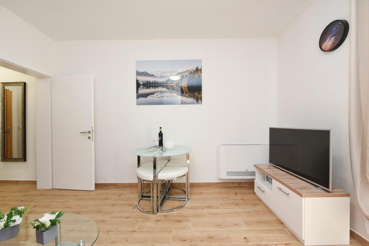 Apartament Lecija *