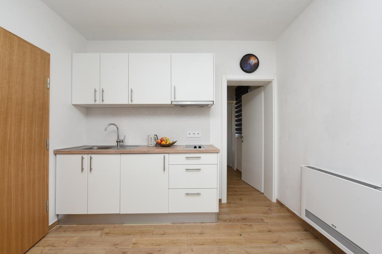 Apartament Lecija *